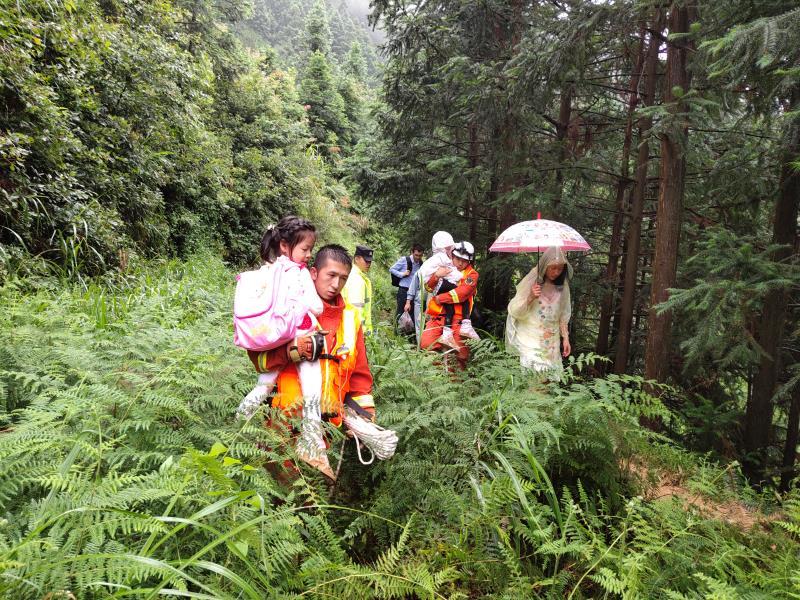 贵州山体滑坡灾难现场与救援进展最新消息